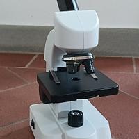 Microscopio Bresser