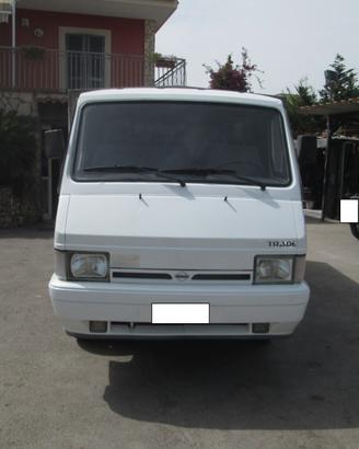 Nissan trade con centina gemellato 1995