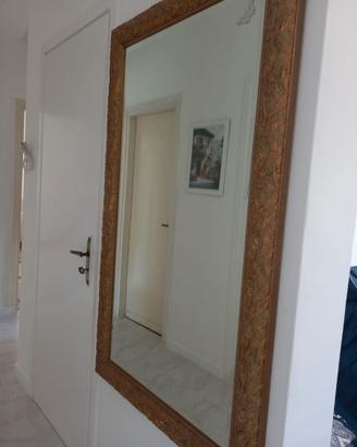 Specchio grande dorato +cassapanca