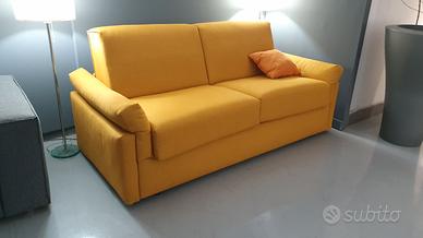 Divano letto di esposizione