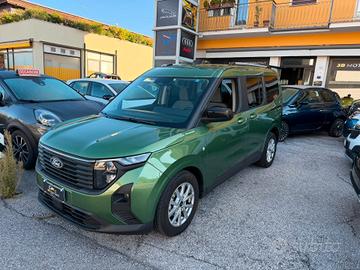 Ford Tourneo Courier 1.0 EcoBoost Titanium