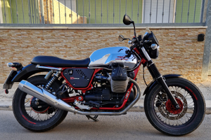 Moto Guzzi V7 II Racer