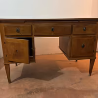 Scrittoio da centro del 700 antiquariato