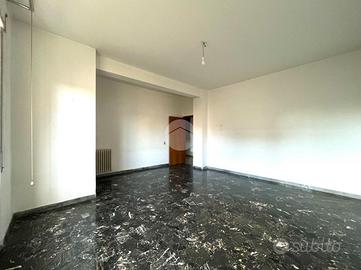 5 LOCALI A SAN BENEDETTO DEL TRONTO