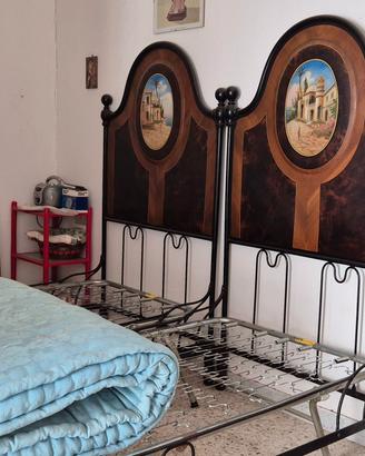 Antico letto matrimoniale 