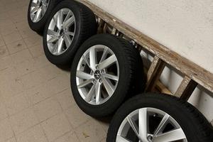 Cerchi volkswagen originali 16” con gomme invernal