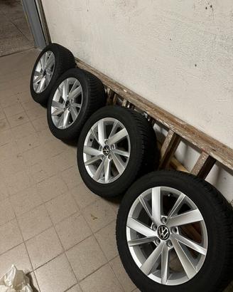 Cerchi volkswagen originali 16” con gomme invernal