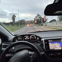 Peugeot 208 - 1.6 ehdi 2012