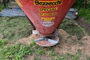 Spandiconcime - Spargiconcime