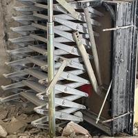 Scala retrattile a pantografo