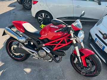 Ducati 696