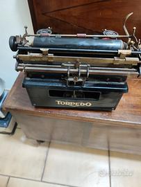 Macchina da scrivere vintage torpedo