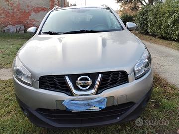 auto Nissan Qashqai 