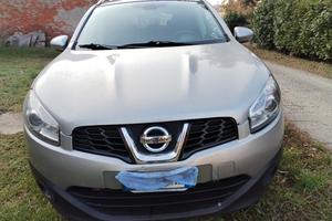 auto Nissan Qashqai 