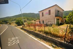Località fonte terreno con rustico lungo la ss 166