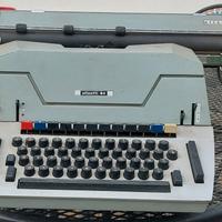 Macchina da scrivere Olivetti 84