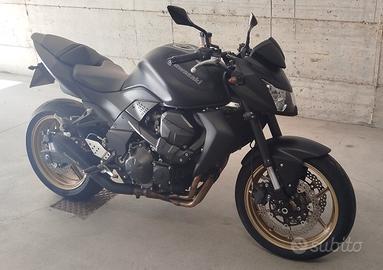 Kawasaki Z750 nero opaco