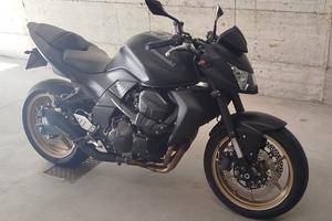 Kawasaki Z750 nero opaco