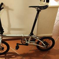 Bicicletta pieghevole. Super compatta. 