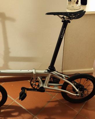 Bicicletta pieghevole. Super compatta. 