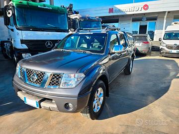 Nissan navara pick-up 4x4 full optional -2011