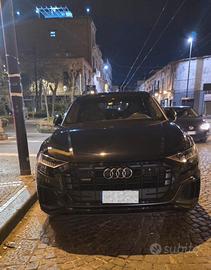 Audi Q8 TETTO PANORAMICO