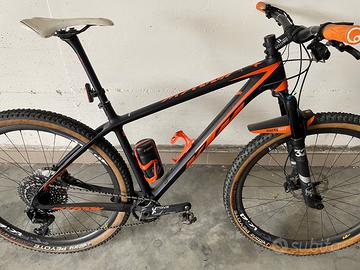 Mtb full carbon