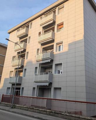 Appartamento di 129 m² con 5 locali e box auto a P