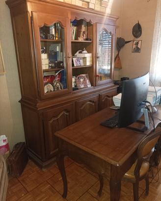 libreria con scrivania e mobile basso