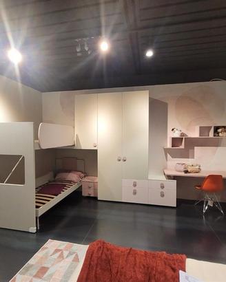 Cameretta per bambini con letto a castello
