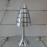 Lampada da tavolo a led in alluminio spazzolato