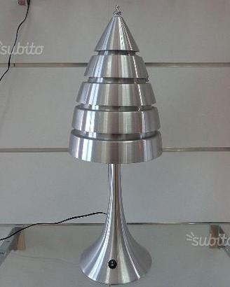 Lampada da tavolo a led in alluminio spazzolato