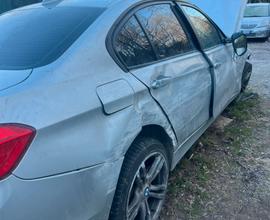 BMW serie 3 incidentato