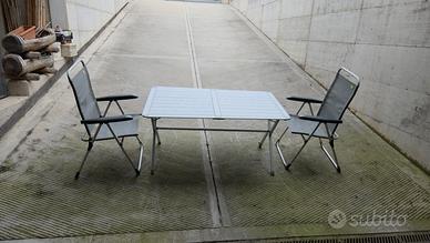 Sedie e tavolo in alluminio Via Mondo