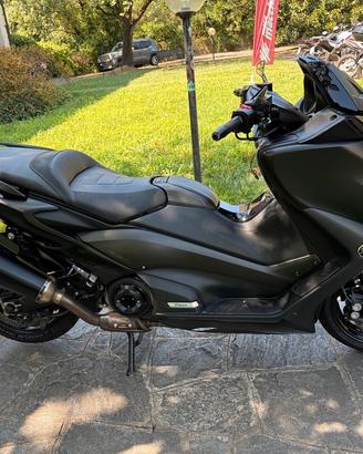 Yamaha T Max 560 AKRAPOVIC