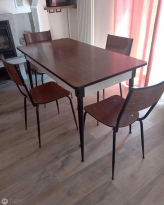 tavolo e sedie cucina 