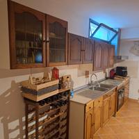 cucina con ante in legno massello