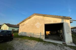 MAGAZZINO A CALVISANO