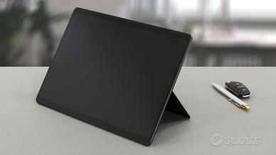 Surface Pro 11 XElite 12 core + Tastiera ed SPen