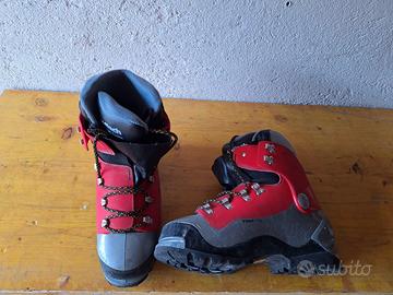 scarpone da montagna