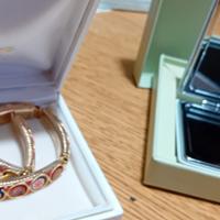 Braccialetto vintage e specchietto tascabile