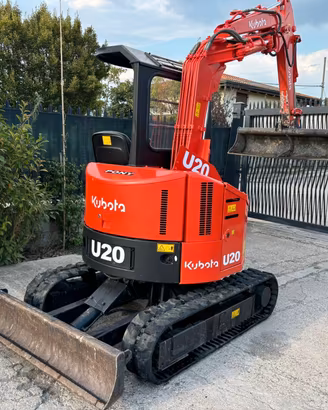 E197 ESCAVATORE 20 q KUBOTA GIROSAGOMA