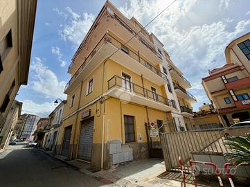 4 LOCALI A DIAMANTE