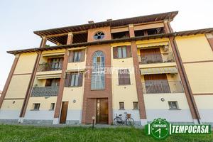 3 locali con terrazze box