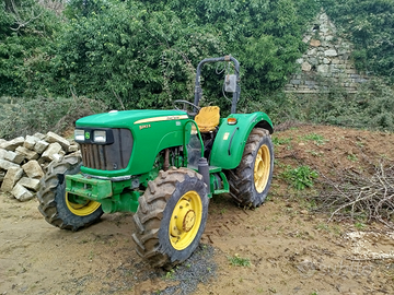 John Deeere 5055e