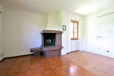 Casa indipendente di 180 m² con 4 locali e box aut