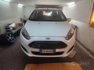 FORD Fiesta 4ª serie - 2014