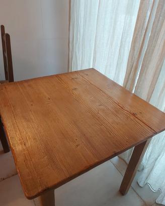 tavoli in legno  di una vecchia osteria 80x80