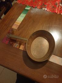 padella vintage in rame da collezione 