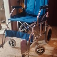 Carrozzina - sedia per anziani a ruote